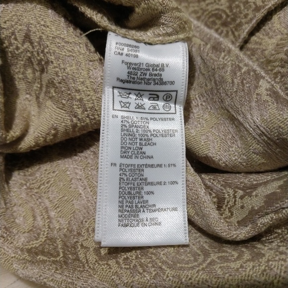 ✨ Forever 21 halter dress ✨ - Picture 3 of 8